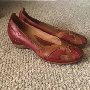 Pikolinos Leather Pump